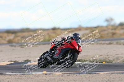 media/Nov-16-2025-Race Pace (Sun) [[8c5fa54630]]/Non Verified Riders (1st 20 Minutes)/5-Turn 15 (110pm)/